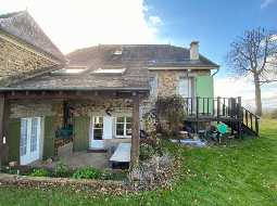 Beautiful renovated Bearnaise Farmhouse with Exceptional Views of the Pyrenees Mountains